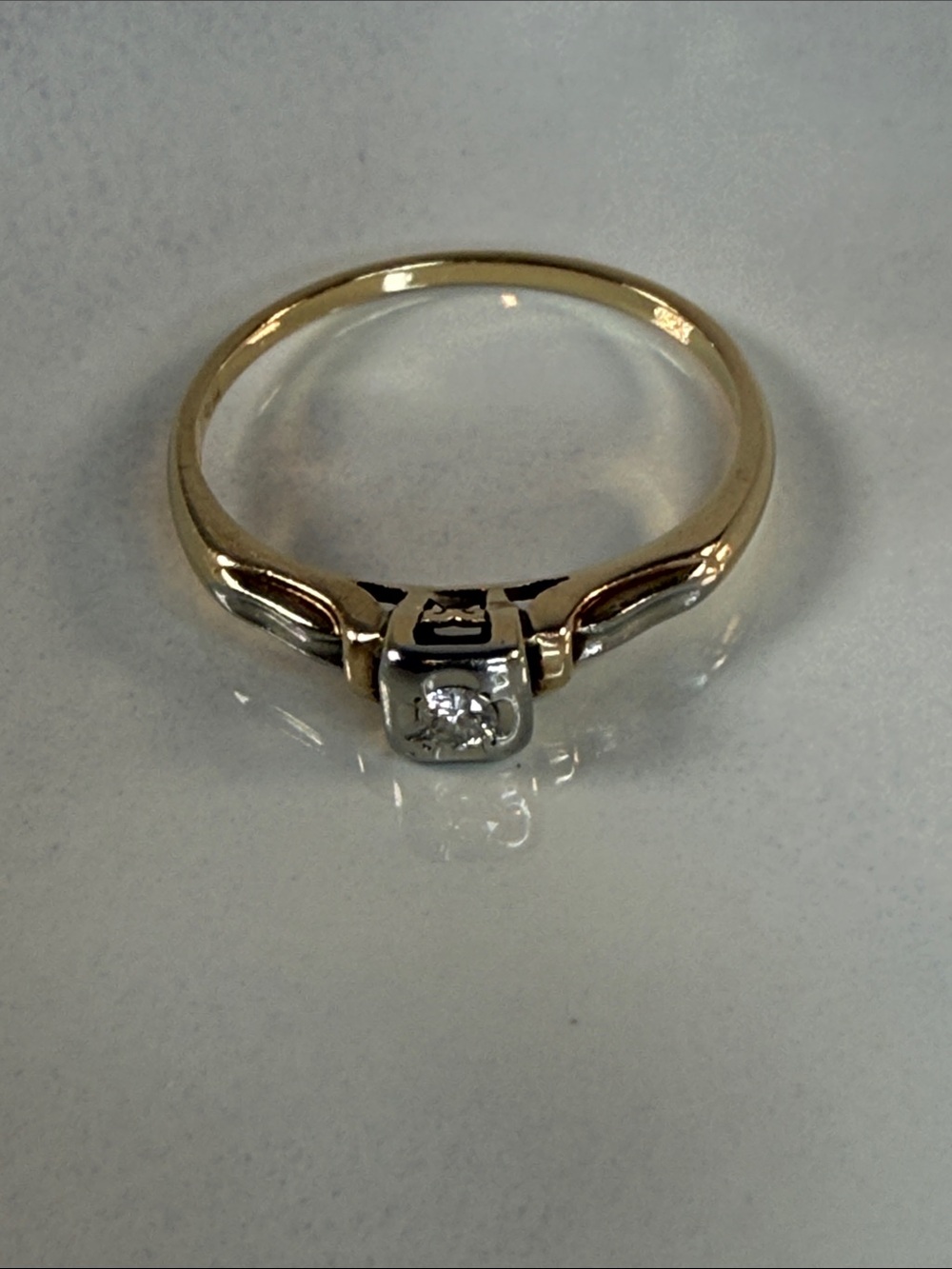 Vintage 18K Gold Solitaire Diamond Ring